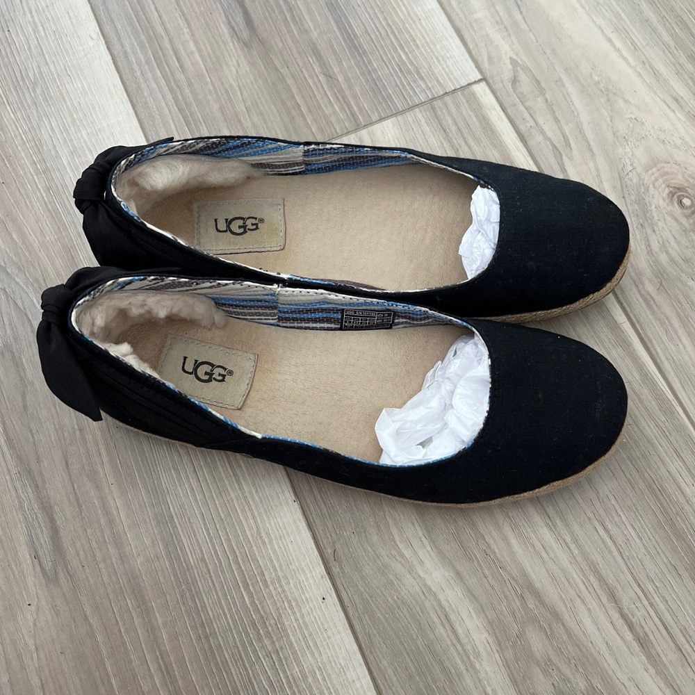 UGG Australia s/n 1003493 Canvas Espadrille Slip On Flats Shoes Size 6 Black Bow